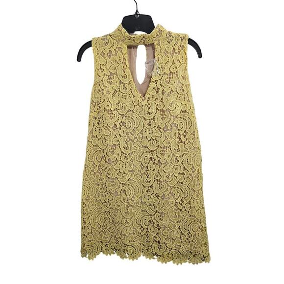 Blu Pepper Dresses & Skirts - NWT! Yellow Lace High Neck Keyhole Sleeveless Mini Dress. Blu Pepper Size Small